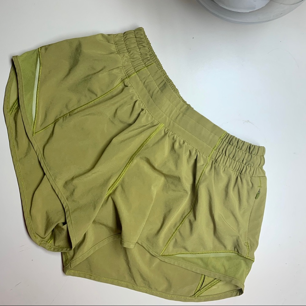 Lululemon hotty hot short 2.5